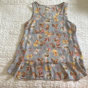 Gently used Loft flowy top. Size M